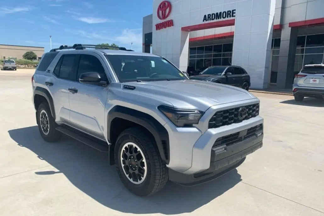 2025 Toyota 4Runner TRD Off-Road photo 1