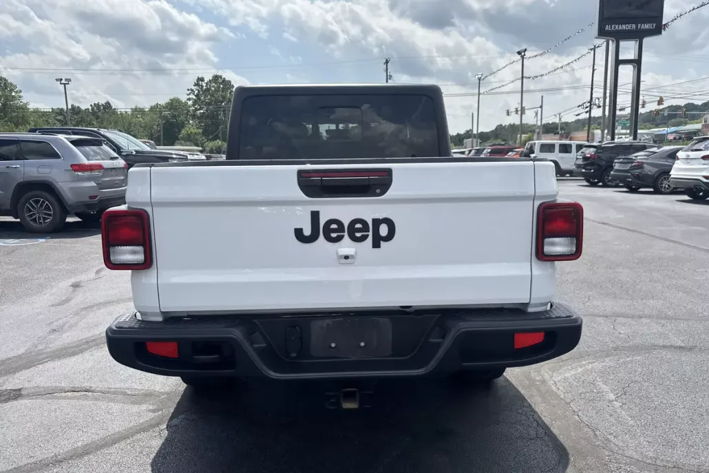 2022 Jeep Gladiator Altitude photo 1