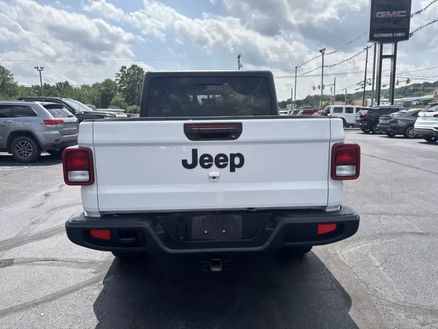 2022 Jeep Gladiator Altitude photo 1