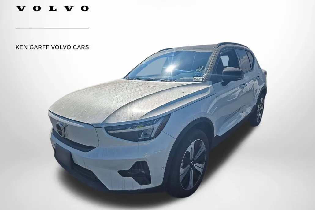 2023 Volvo XC40 Recharge Plus photo 1