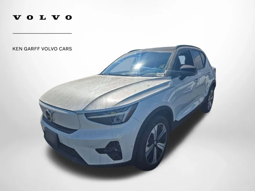 2023 Volvo XC40 Recharge Plus photo 1
