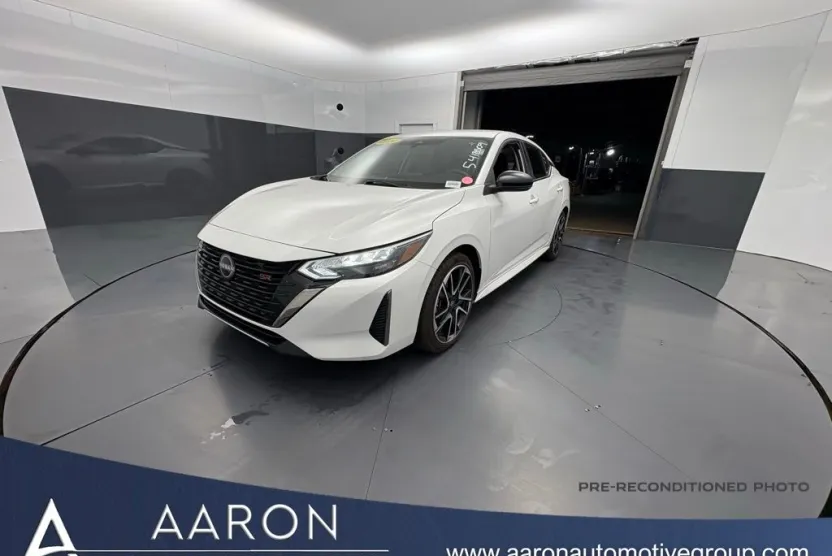 2024 Nissan Sentra SR photo 1