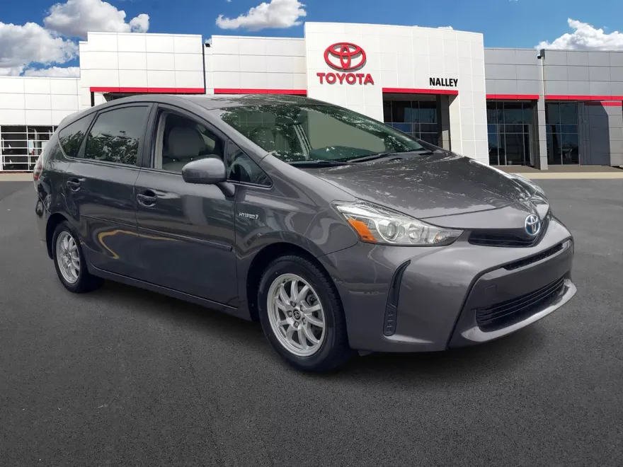 2017 Toyota Prius V Two photo 1