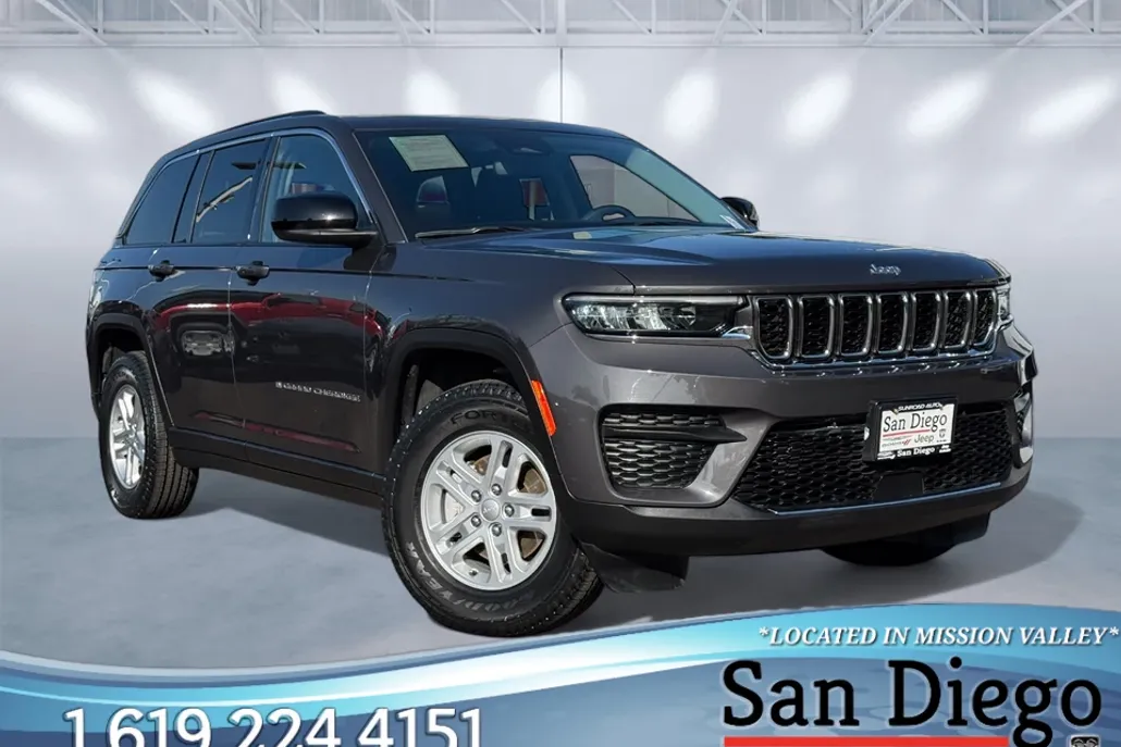 2023 Jeep Grand Cherokee Laredo photo 1