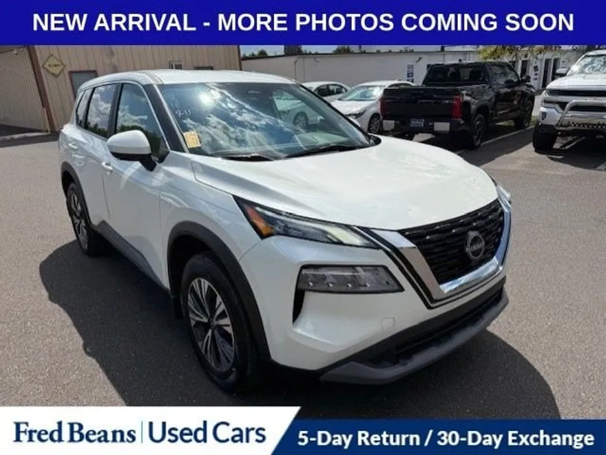 2023 Nissan Rogue SV photo 1