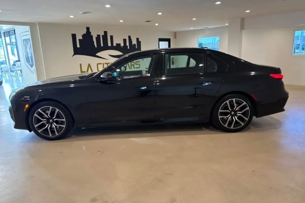 2024 Bmw 740i photo 1