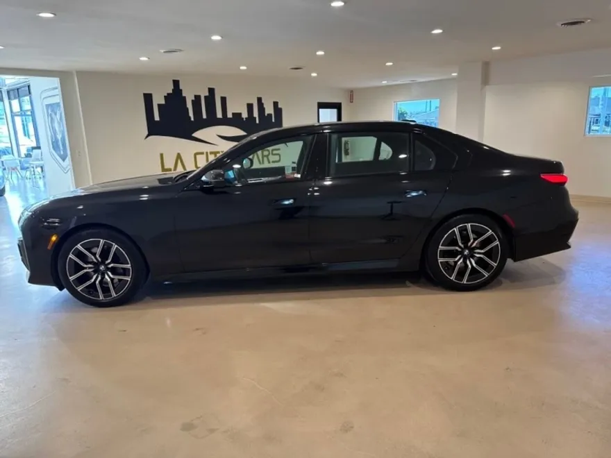 2024 Bmw 740i photo 1