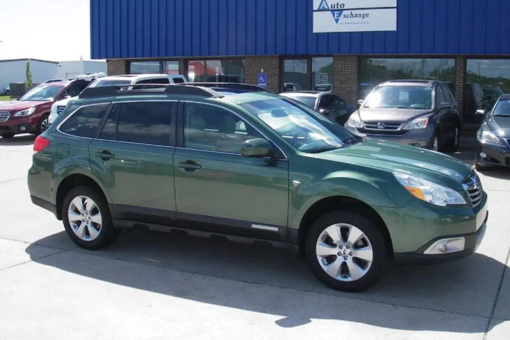 2012 Subaru Outback 2.5i Limited photo 1