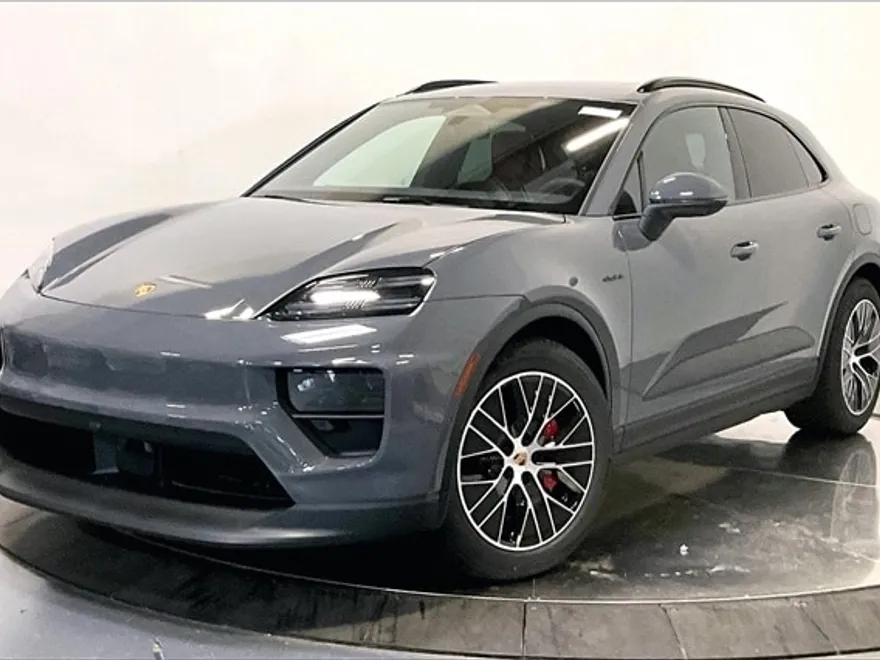 2025 Porsche Macan Electric photo 1
