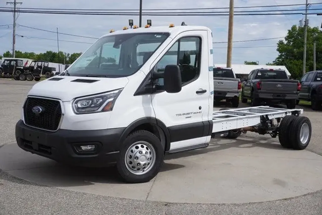 2023 Ford Transit photo 1