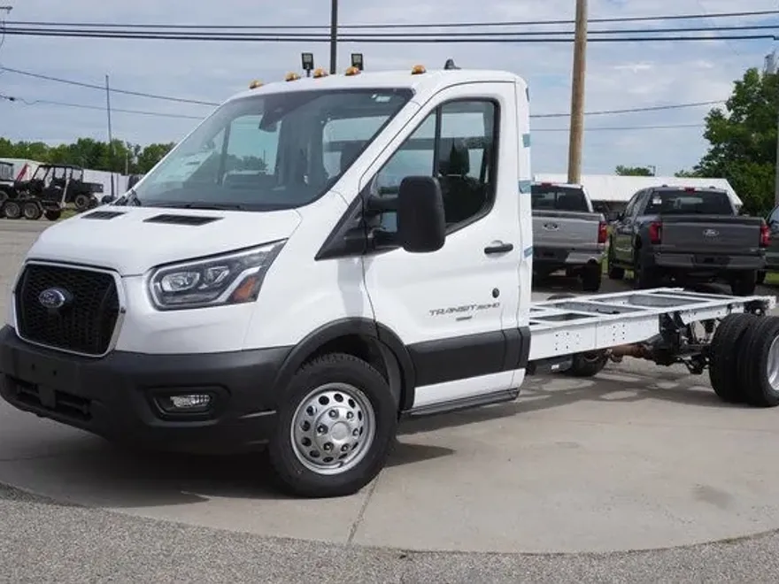 2023 Ford Transit photo 1