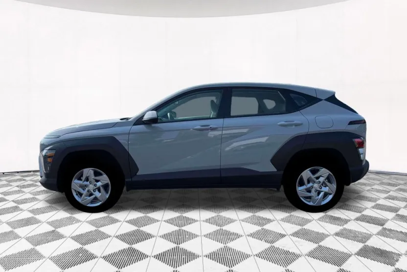 2026 Hyundai Kona SE photo 1
