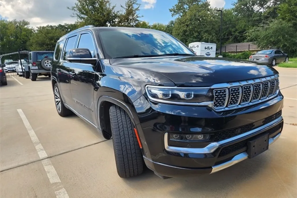 2022 Jeep Grand Wagoneer III photo 1