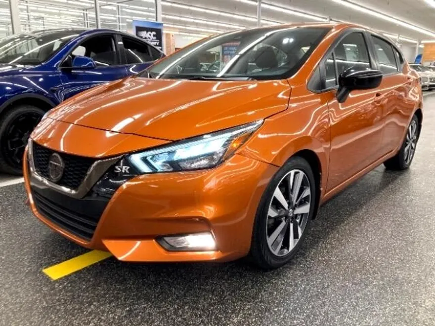 2020 Nissan Versa SR photo 1