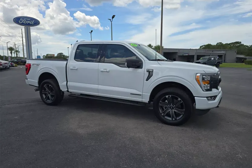 2023 Ford F-150 XLT photo 1