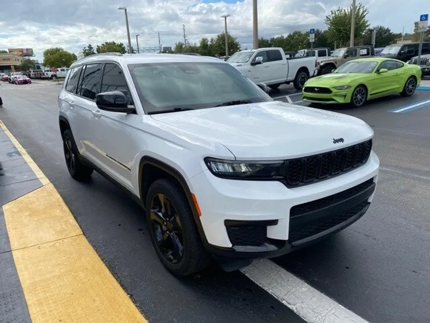 2021 Jeep Grand Cherokee Altitude photo 1