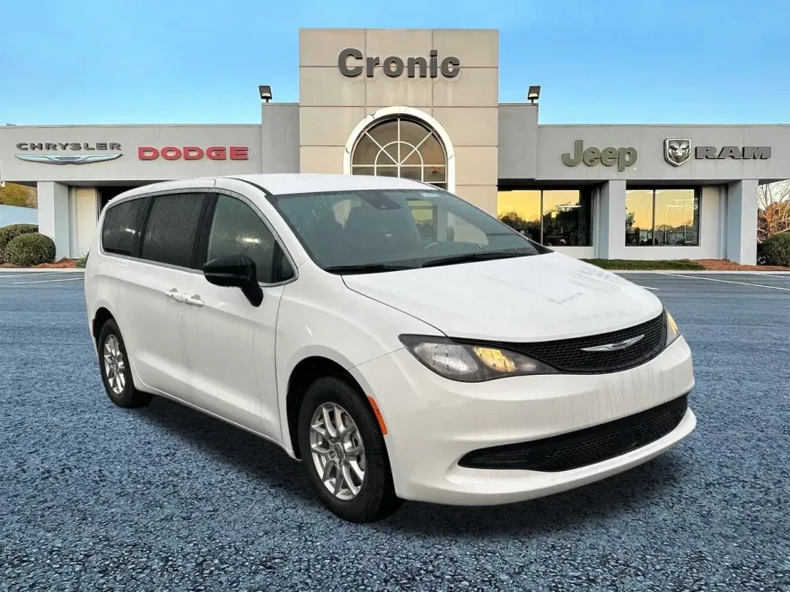 2025 Chrysler Voyager LX photo 1