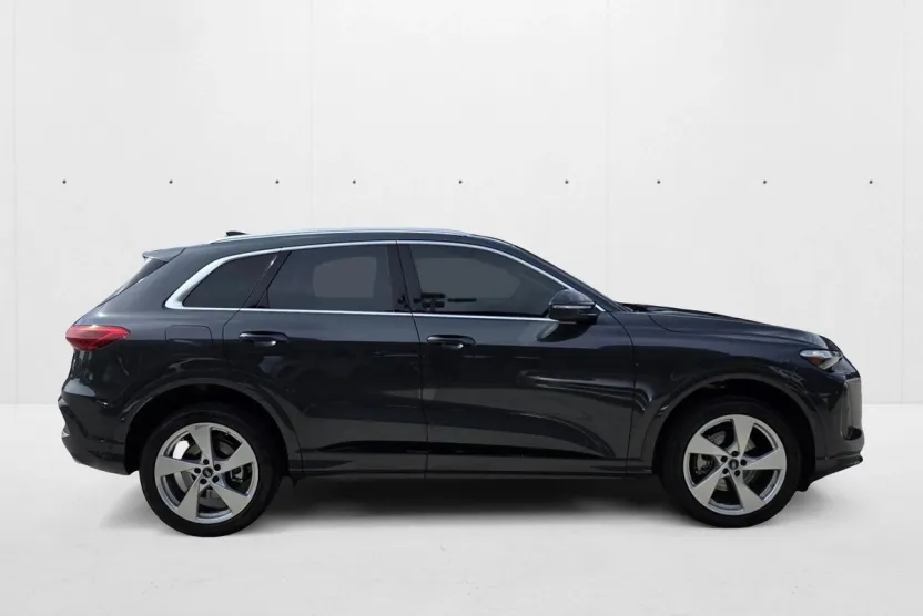 2025 Audi Q5 2.0T Premium Plus photo 1