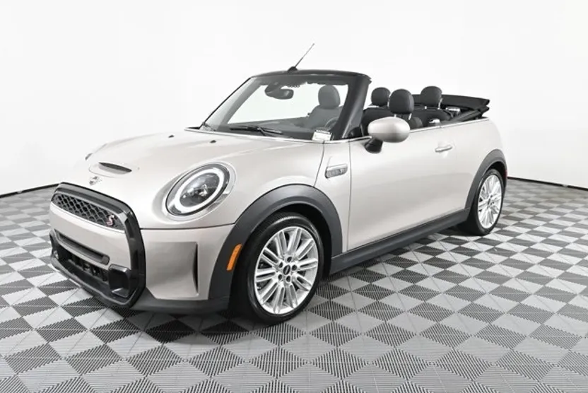 2024 Mini Cooper Convertible S photo 1