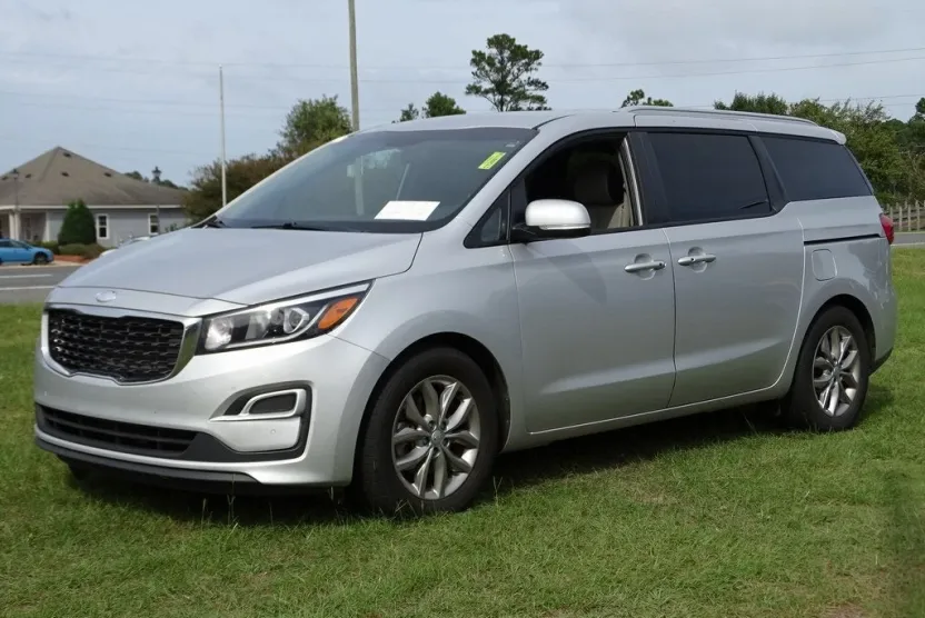 2020 Kia Sedona EX photo 1