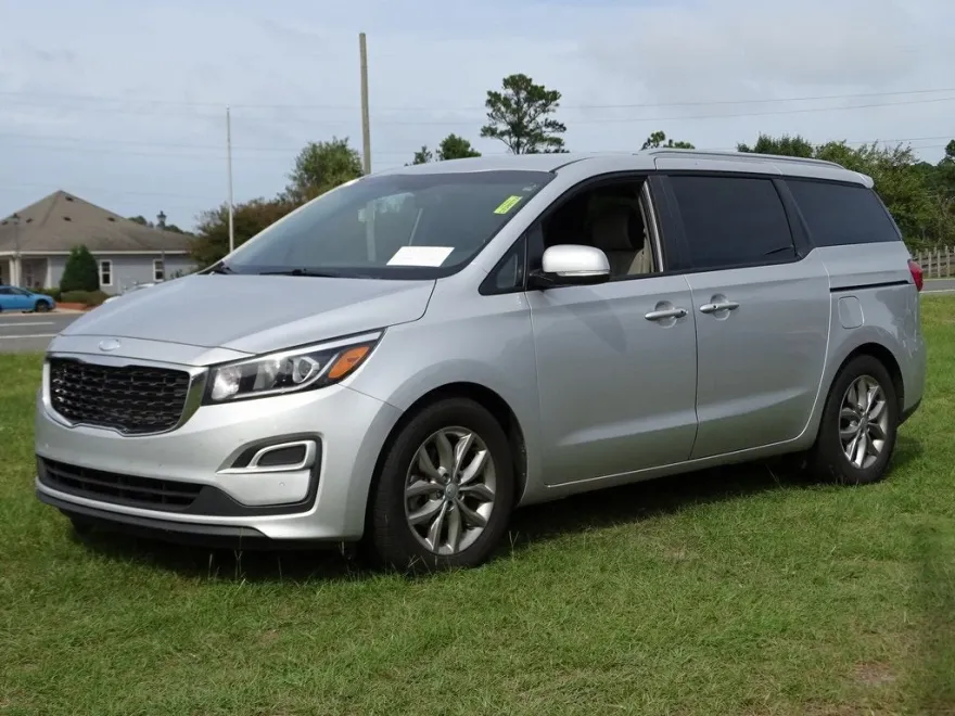 2020 Kia Sedona EX photo 1