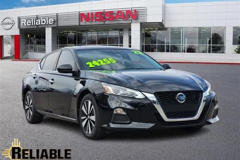 2022 Nissan Altima SV photo 1