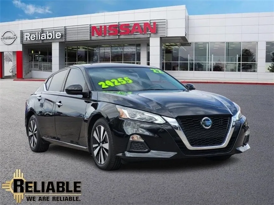 2022 Nissan Altima SV photo 1