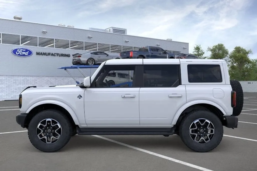 2025 Ford Bronco Outer Banks photo 1