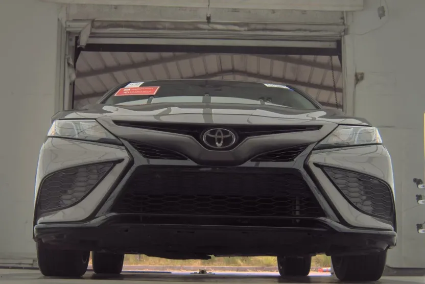 2023 Toyota Camry SE photo 1
