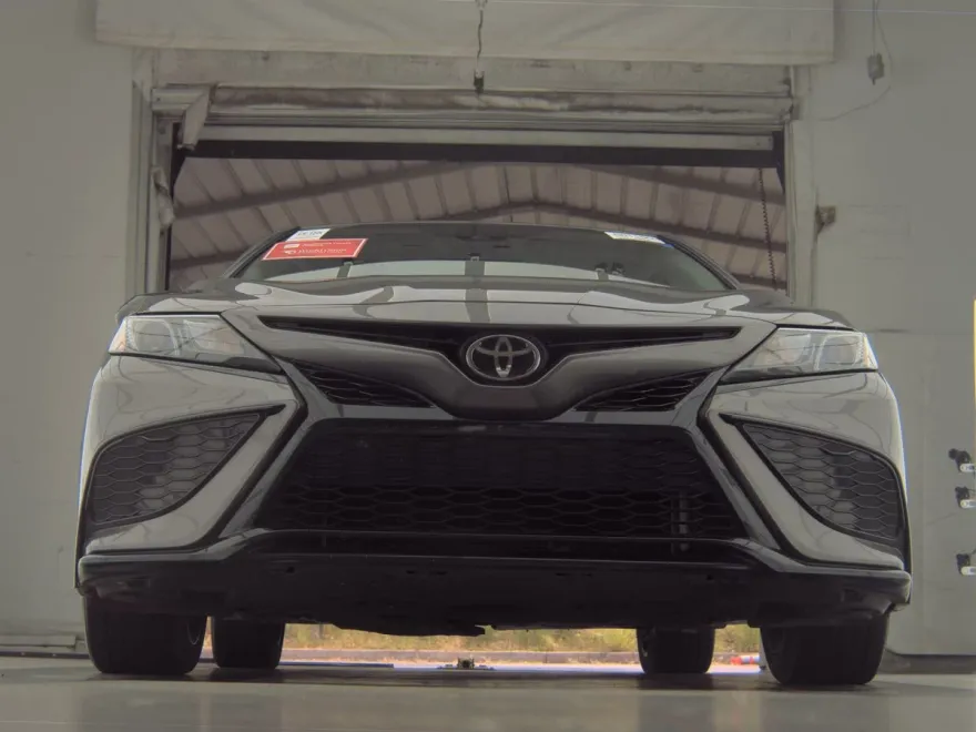 2023 Toyota Camry SE photo 1