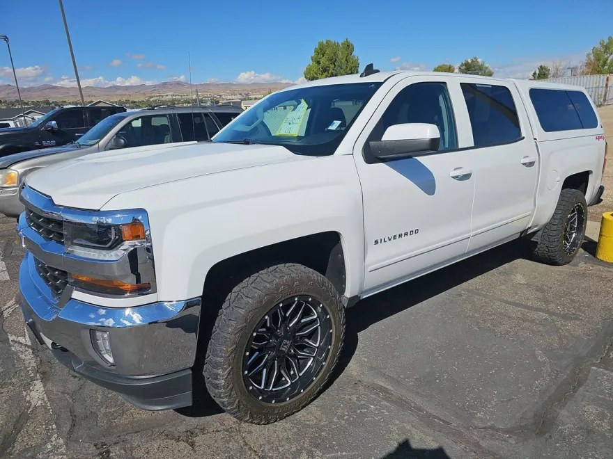 2018 Chevrolet Silverado 1500 LT photo 1