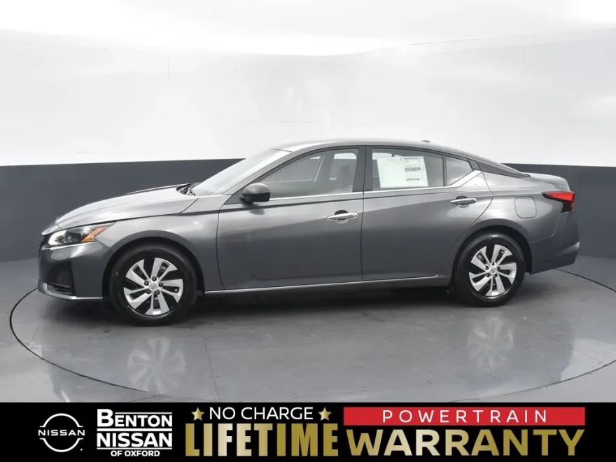 2025 Nissan Altima S photo 1
