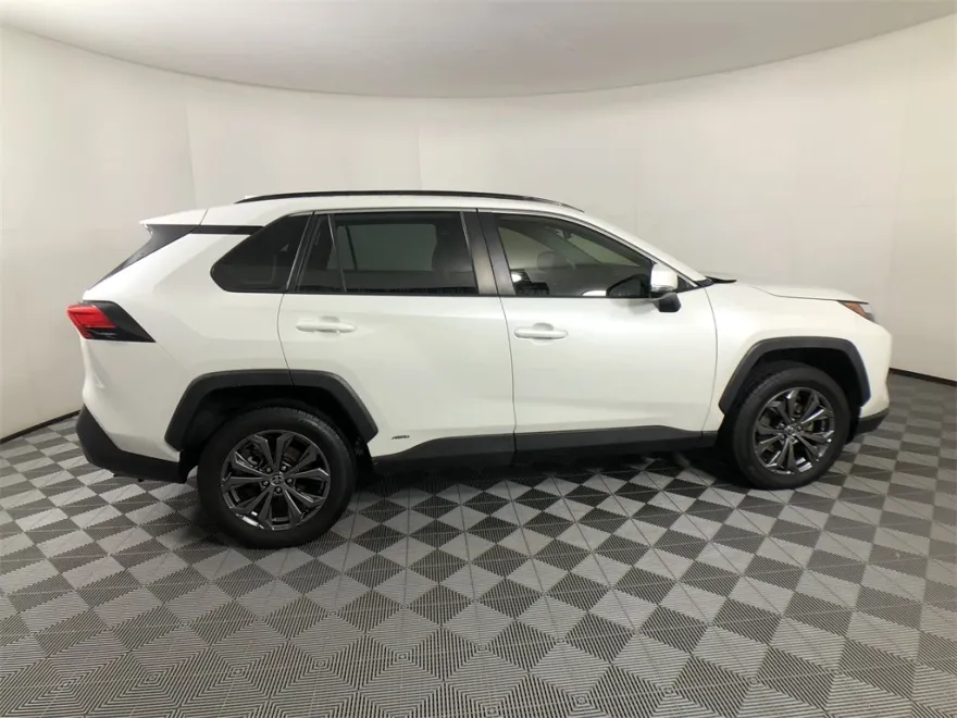 2022 Toyota RAV4 Hybrid XLE Premium photo 1