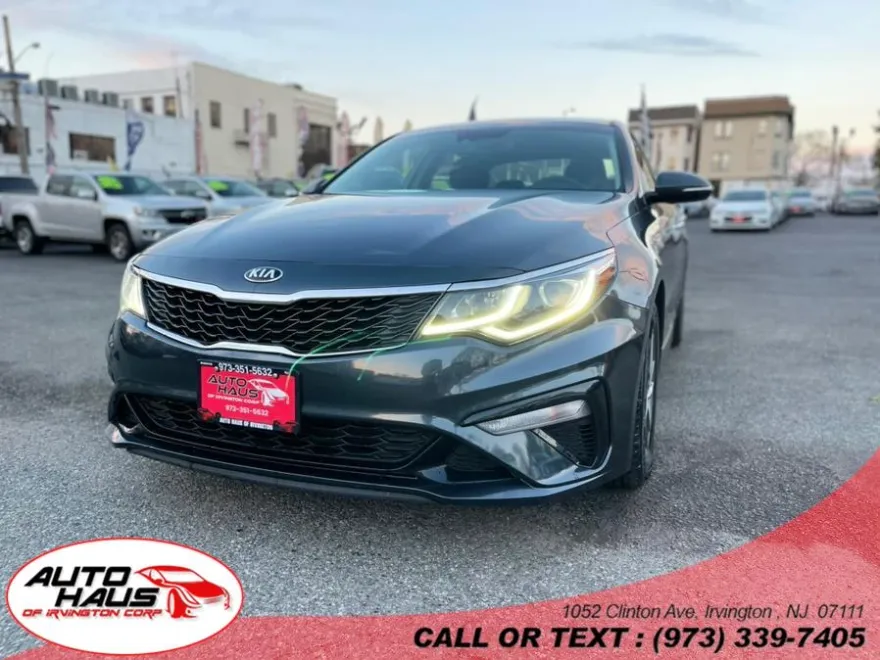 2020 Kia Optima LX photo 1
