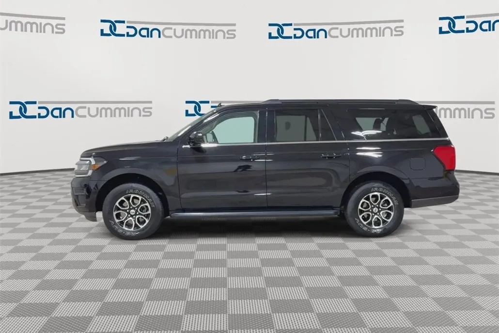 2024 Ford Expedition MAX XLT photo 1