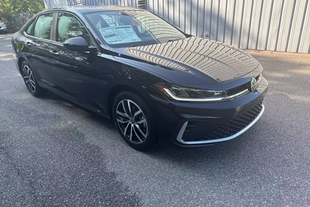2025 Volkswagen Jetta 1.5T SE photo 1