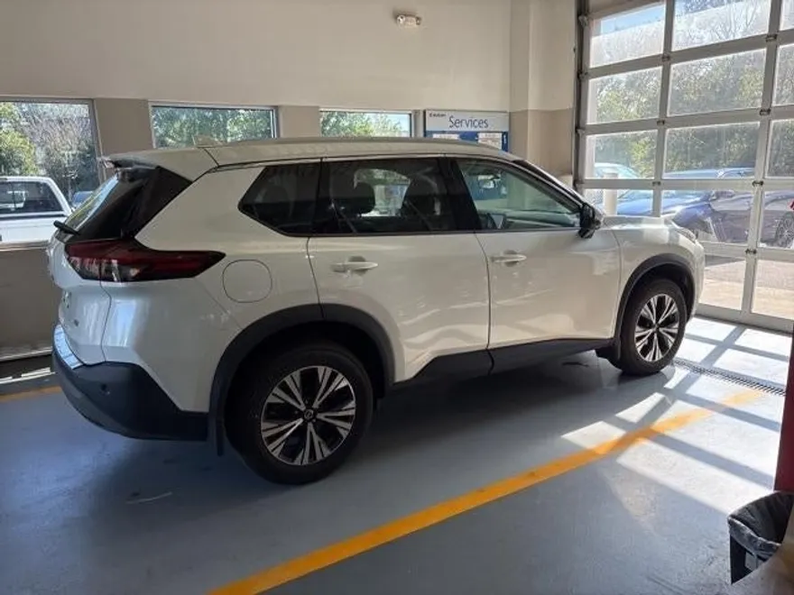 2021 Nissan Rogue SV photo 1