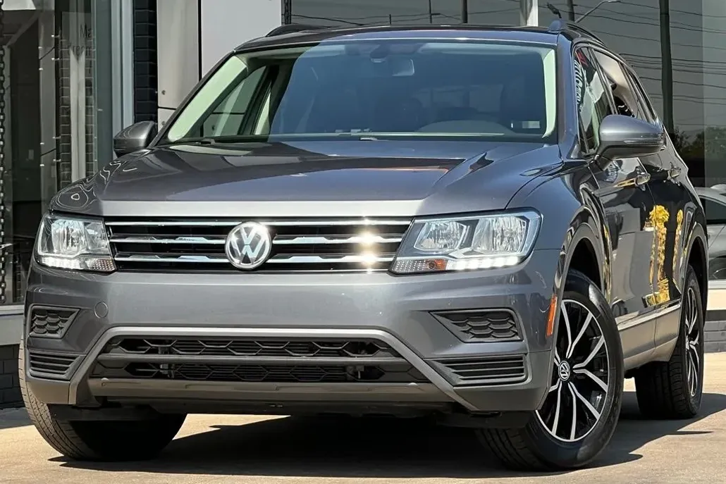 2021 Volkswagen Tiguan SE photo 1