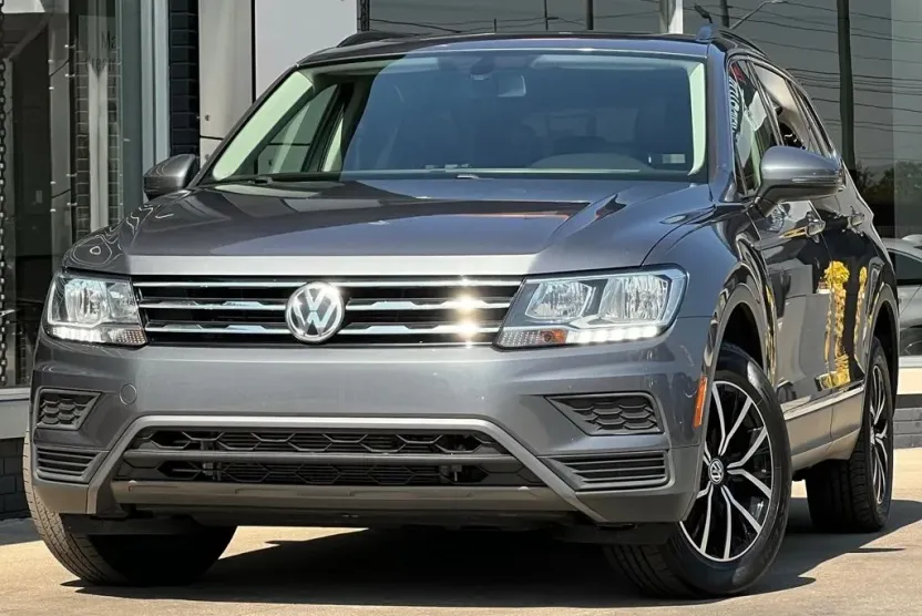 2021 Volkswagen Tiguan SE photo 1