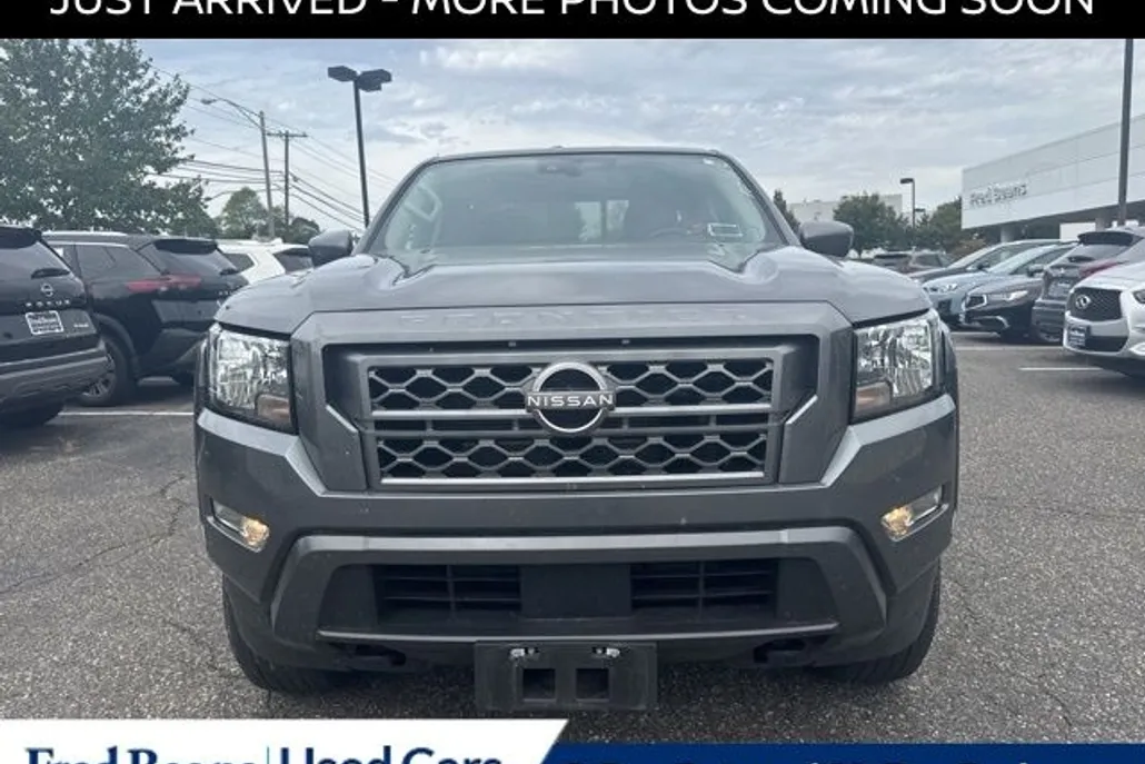 2022 Nissan Frontier SV photo 1