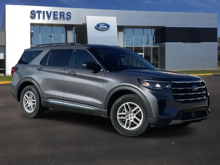 2025 Ford Explorer photo 1