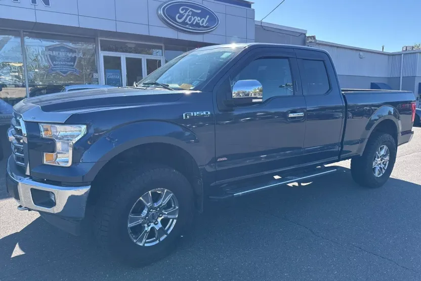 2017 Ford F-150 XLT photo 1