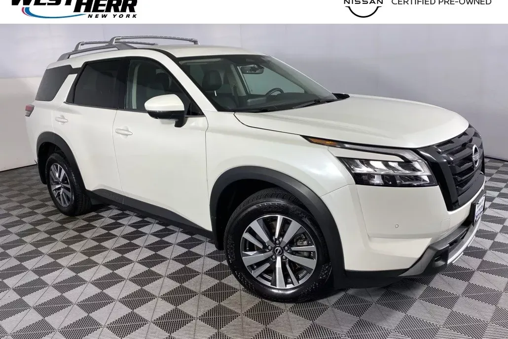 2024 Nissan Pathfinder SL photo 1