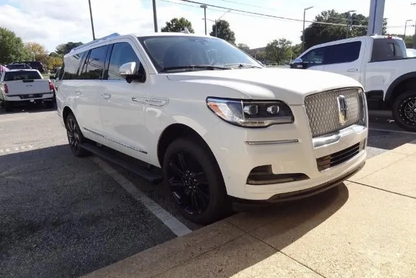 2022 Lincoln Navigator L Reserve photo 1