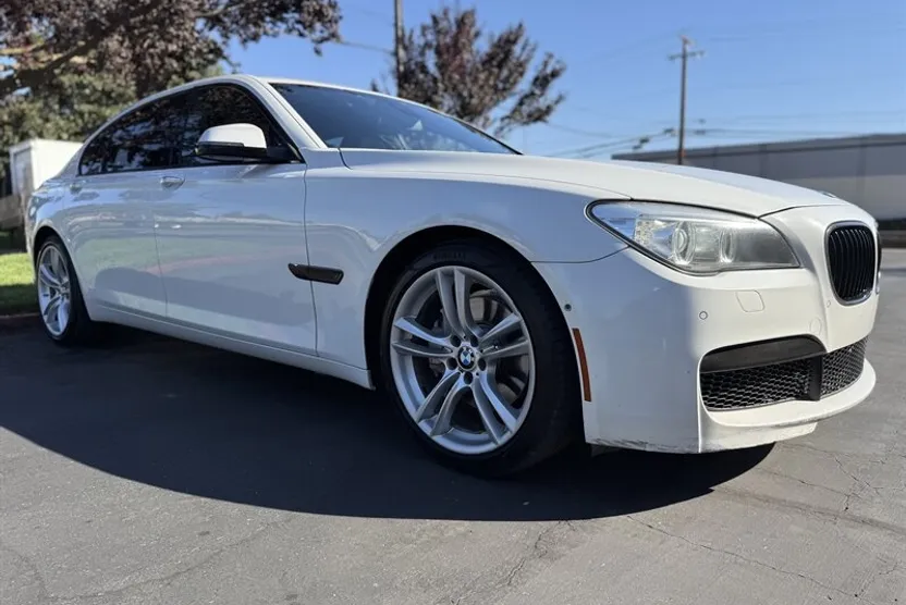 2013 Bmw 740Li Sedan photo 1