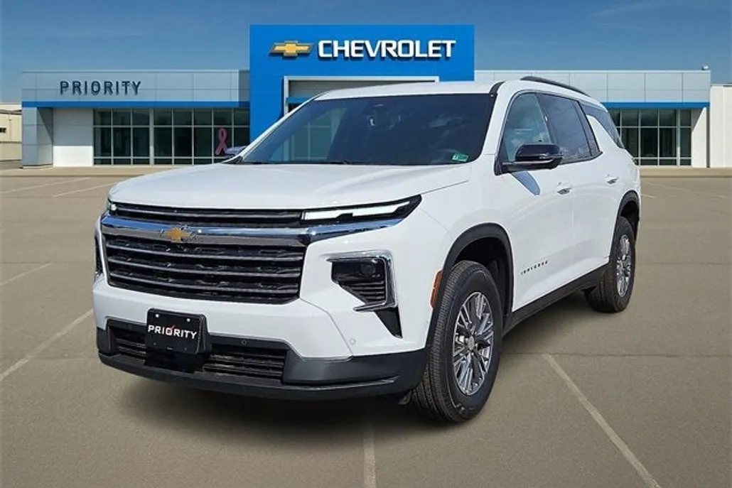 2025 Chevrolet Traverse photo 1