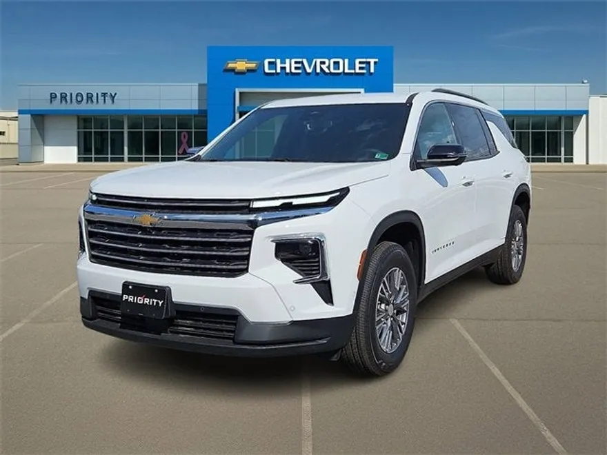 2025 Chevrolet Traverse photo 1