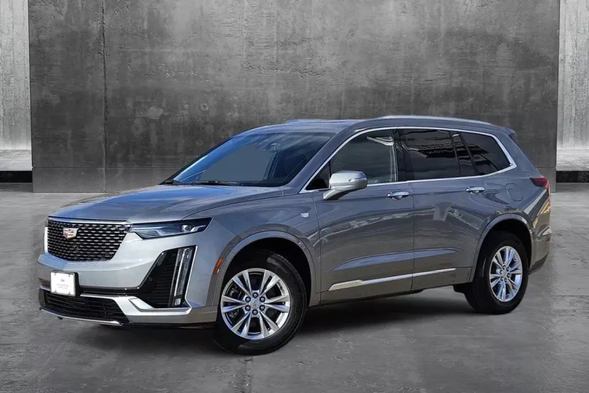 2025 Cadillac XT6 Luxury photo 1