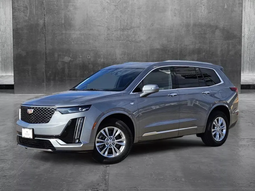 2025 Cadillac XT6 Luxury photo 1