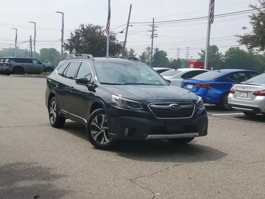 2022 Subaru Outback Limited photo 1